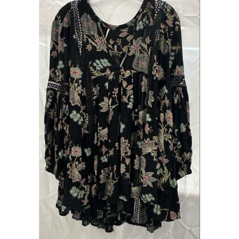 Free People Women’s Black Floral Blouse – Medium – Flowy Lightweight Top